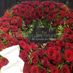 Blumenkranz Beerdigung online bestellen – Trauerfloristik