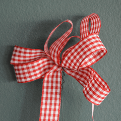 Kariertes Schleifenband rot weiß – Dekorativ für Blumensträuße