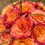 Handgebundener Strauß aus orangefarbenen Rosen in München