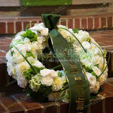 Weißer Trauerkranz München – Eleganter Kranz